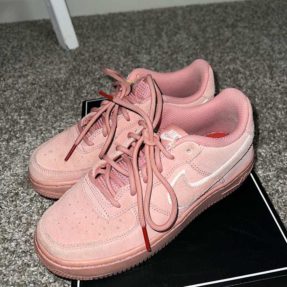 Air Force 1 LV8 Suede